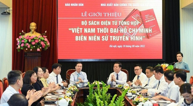 Lanzan colección de libros electrónicos "Vietnam en la era de Ho Chi Minh - Crónicas de televisión" ảnh 1