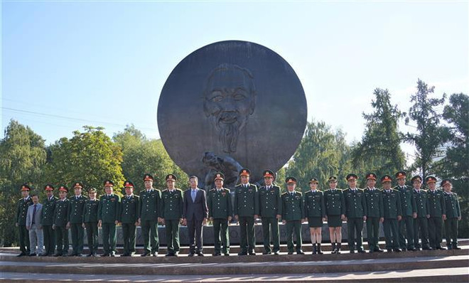 Alto oficial vietnamita visita equipos nacionales participantes en Army Games 2022 ảnh 1 Alto oficial vietnamita visita equipos nacionales participantes en Army Games 2022 ảnh 1