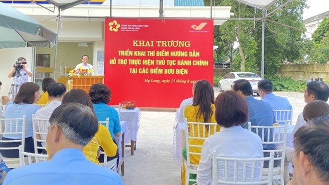 Provincia de Quang Ninh realiza trámites administrativos en oficina de correos ảnh 2  Provincia de Quang Ninh realiza trámites administrativos en oficina de correos ảnh 2
