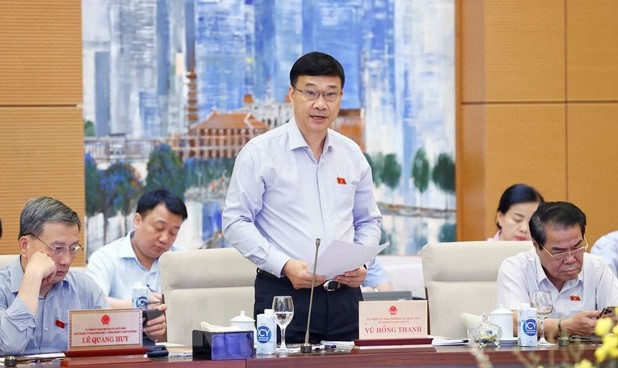 Parlamento vietnamita por garantizar descentralización en aprobación de contratos petroleros ảnh 1 Parlamento vietnamita por garantizar descentralización en aprobación de contratos petroleros ảnh 1