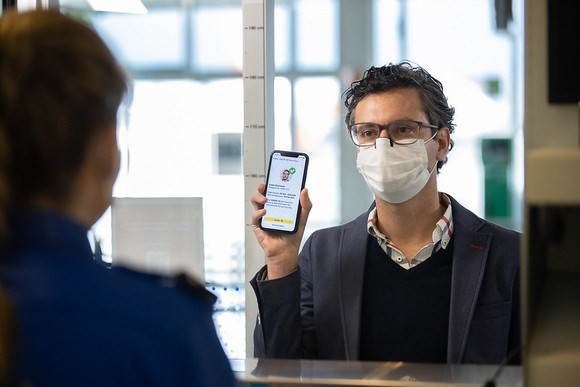 Empresas de viaje de Vietnam desean facilitar visado de turistas extranjeros ảnh 2