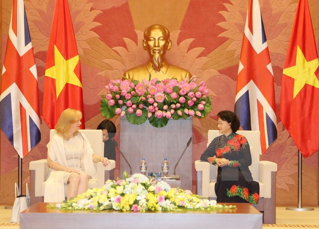 Presidenta del legislativo de Vietnam recibe a dirigente parlamentaria británica ảnh 1 Presidenta del legislativo de Vietnam recibe a dirigente parlamentaria británica ảnh 1