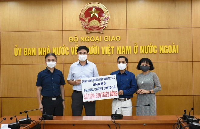 Hanoi favorace a contribuciones a desarollo nacional de vietnamitas de ultramar ảnh 1 Hanoi favorace a contribuciones a desarollo nacional de vietnamitas de ultramar ảnh 1