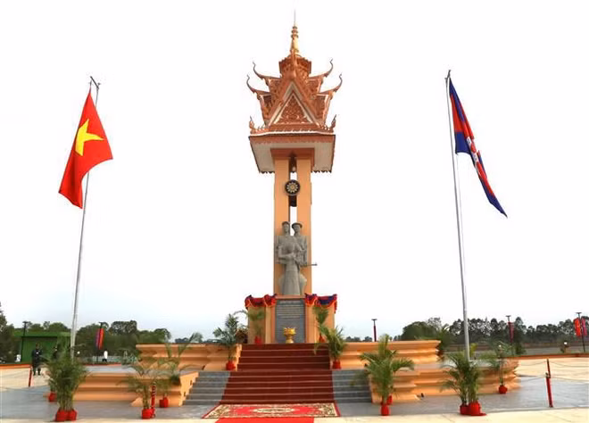 Inauguran otro monumento de amistad Vietnam-Camboya ảnh 1
