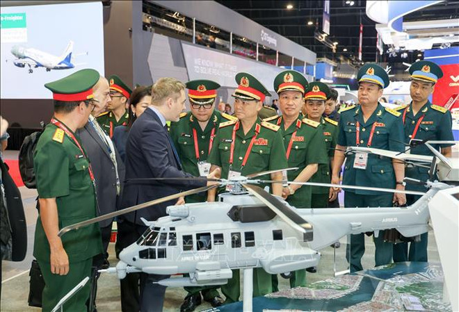 Vietnam participa en novena Exposición de Aviación de Singapur ảnh 1 Vietnam participa en novena Exposición de Aviación de Singapur ảnh 1