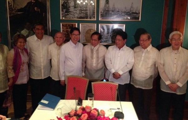 Gobierno filipino y FDNF alcanzan alto el fuego por tiempo indefinido ảnh 1 Gobierno filipino y FDNF alcanzan alto el fuego por tiempo indefinido ảnh 1