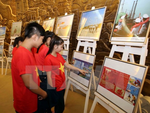 Muestra de amor hacia mar nacional mediante exposición fotográfica ảnh 1  Muestra de amor hacia mar nacional mediante exposición fotográfica ảnh 1