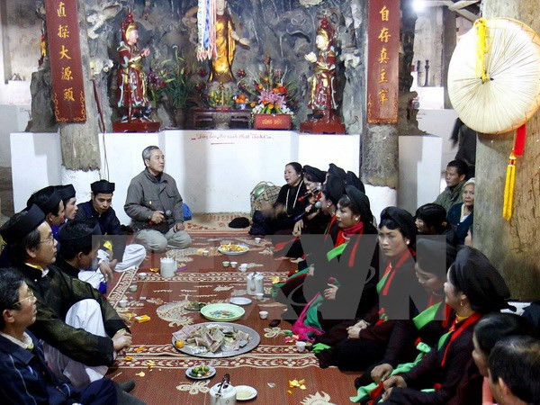 Festival de canto folclórico ameniza ambiente primaveral de provincia vietnamita ảnh 1 Festival de canto folclórico ameniza ambiente primaveral de provincia vietnamita ảnh 1
