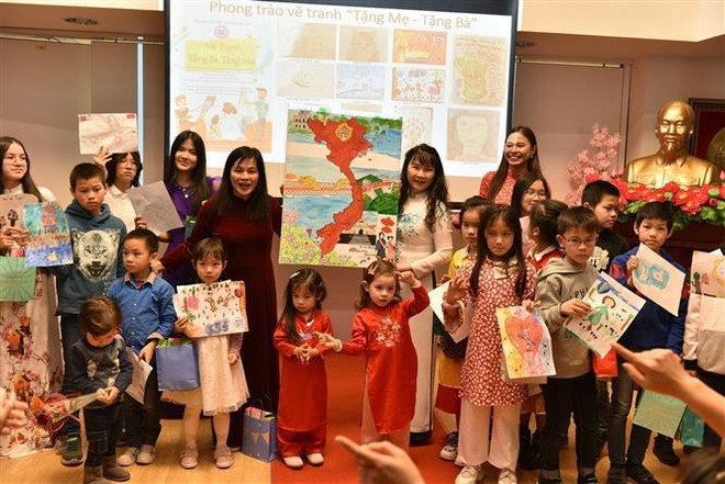 Celebran festejo de mujeres vietnamitas en Países Bajos ảnh 1 Celebran festejo de mujeres vietnamitas en Países Bajos ảnh 1