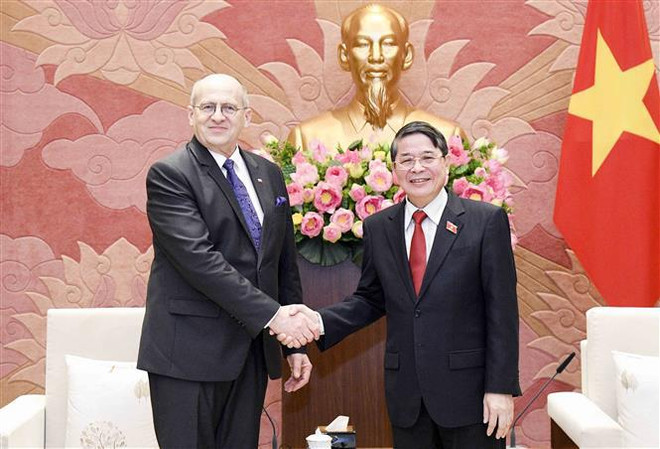 Vietnam y Polonia fortalecen cooperación multifacética ảnh 2 Vietnam y Polonia fortalecen cooperación multifacética ảnh 2