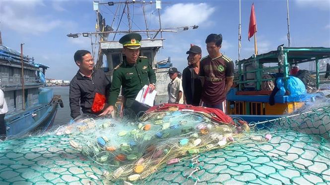 Localidades vietnamitas fomentan acciones contra pesca ilegal ảnh 2 Localidades vietnamitas fomentan acciones contra pesca ilegal ảnh 2