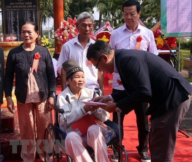 Efectúan en Da Nang ceremonia en homenaje a soldados caídos en la batalla de Gac Ma ảnh 3 Efectúan en Da Nang ceremonia en homenaje a soldados caídos en la batalla de Gac Ma ảnh 3