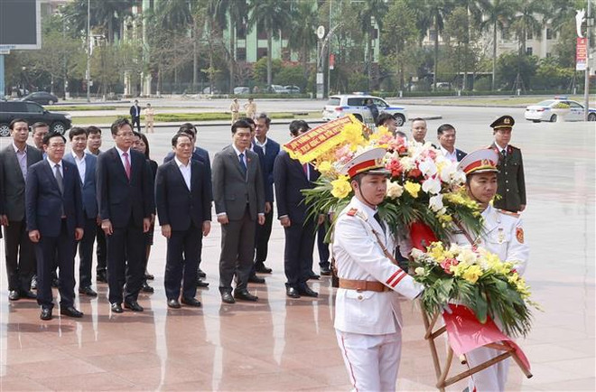 Presidente de Parlamento vietnamita visita provincia de Hung Yen ảnh 2 Presidente de Parlamento vietnamita visita provincia de Hung Yen ảnh 2
