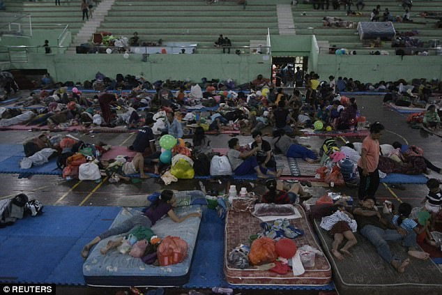 Más de 57 mil personas evacuadas en isla indonesia de Bali por actividad volcánica ảnh 1