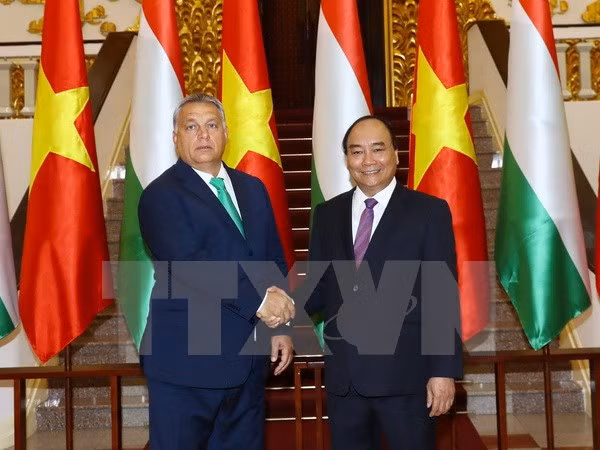Premier de Hungría concluye visita a Vietnam ảnh 1