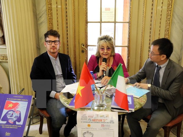 Presentan en Roma libro de autora italiana sobre soberanía de Vietnam en Mar del Este ảnh 1 Presentan en Roma libro de autora italiana sobre soberanía de Vietnam en Mar del Este ảnh 1