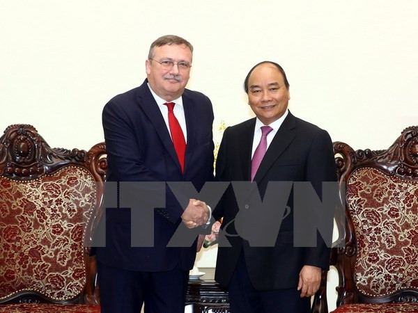 Primer ministro de Hungría inicia visita a Vietnam ảnh 1 Primer ministro de Hungría inicia visita a Vietnam ảnh 1