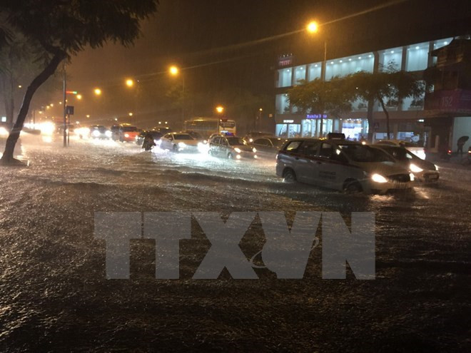 Dirigentes de Frente de la Patria de Vietnam instruyen trabajos de recuperación tras tifón Doksuri ảnh 1 Dirigentes de Frente de la Patria de Vietnam instruyen trabajos de recuperación tras tifón Doksuri ảnh 1