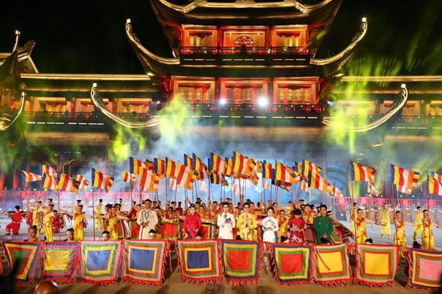 Programa artístico y fuegos artificiales saludan al Día de Vesak 2019 en Vietnam ảnh 1 Programa artístico y fuegos artificiales saludan al Día de Vesak 2019 en Vietnam ảnh 1