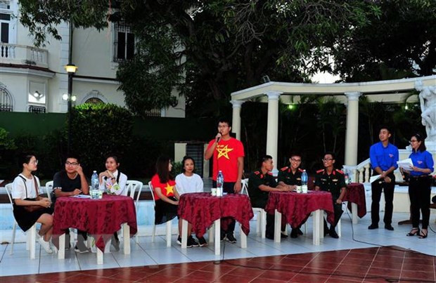 Jóvenes vietnamitas en Cuba comprometidos a seguir camino del Tío Ho ảnh 1 Jóvenes vietnamitas en Cuba comprometidos a seguir camino del Tío Ho ảnh 1