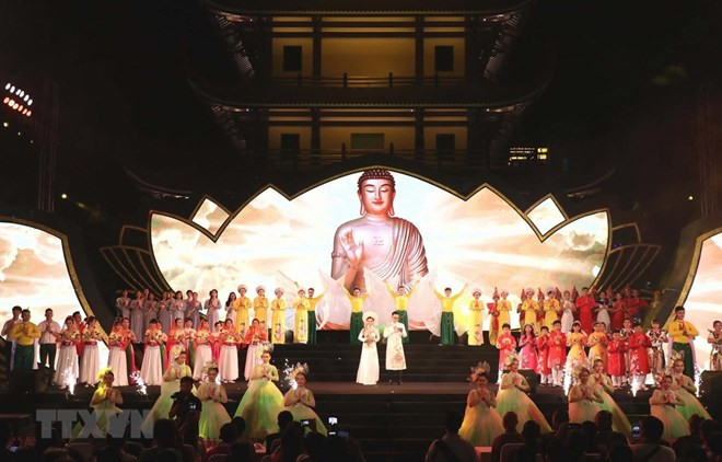 Celebran en Ciudad Ho Chi Minh velada en ocasión del Día de Vesak ảnh 1 Celebran en Ciudad Ho Chi Minh velada en ocasión del Día de Vesak ảnh 1