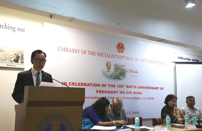 Conmemoran en la India aniversario 129 del natalicio de Presidente Ho Chi Minh ảnh 1 Conmemoran en la India aniversario 129 del natalicio de Presidente Ho Chi Minh ảnh 1