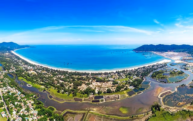 Destacan en Festival a bahía vietnamita de Lang Co como una de las más bellas del mundo ảnh 1