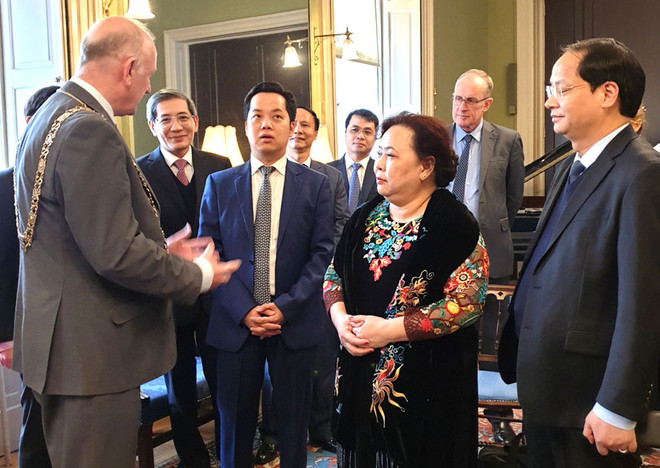 Promueve Hanoi cooperación con Irlanda y Reino Unido ảnh 1 Promueve Hanoi cooperación con Irlanda y Reino Unido ảnh 1