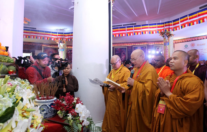 Asisten delegados internacionales al Dia de Vesak en Vietnam a acto de oración por la paz ảnh 1 Asisten delegados internacionales al Dia de Vesak en Vietnam a acto de oración por la paz ảnh 1