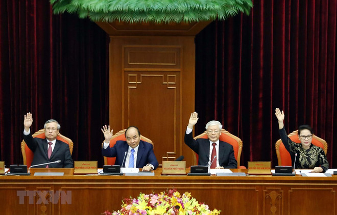 Clausuran décimo pleno del Comité Central del Partido Comunista de Vietnam ảnh 1 Clausuran décimo pleno del Comité Central del Partido Comunista de Vietnam ảnh 1