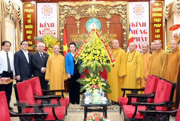 Presidenta del Parlamento de Vietnam felicita a Sangha Budista por éxito del Día de Vesak ảnh 1 Presidenta del Parlamento de Vietnam felicita a Sangha Budista por éxito del Día de Vesak ảnh 1