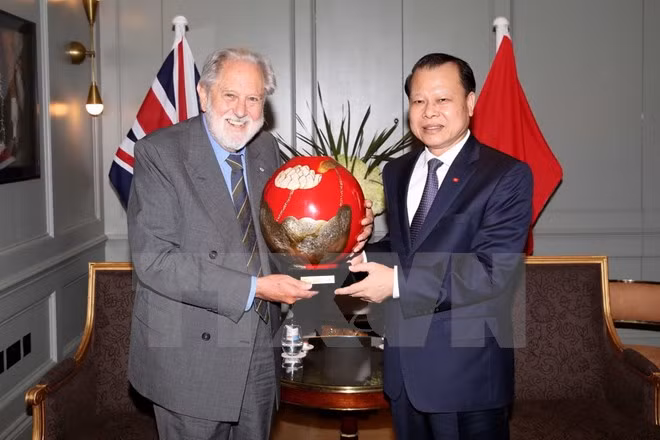Vietnam desea impulsar cooperación multifacética con el Reino Unido ảnh 1