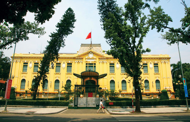 Impresionante recorrido "Arquitectura francesa en el corazón de Hanoi" ảnh 2