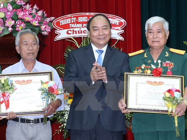 Premier vietnamita visita Zona Militar 9 ảnh 1 Premier vietnamita visita Zona Militar 9 ảnh 1