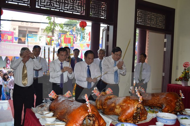 Conmemoran 225 aniversario del deceso del ilustre médico Le Huu Trac ảnh 1