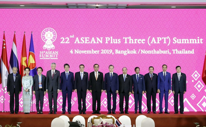 [Foto] El primer ministro vietnamita Nguyen Xuan Phuc asiste a la XXXV Cumbre de ASEAN ảnh 1