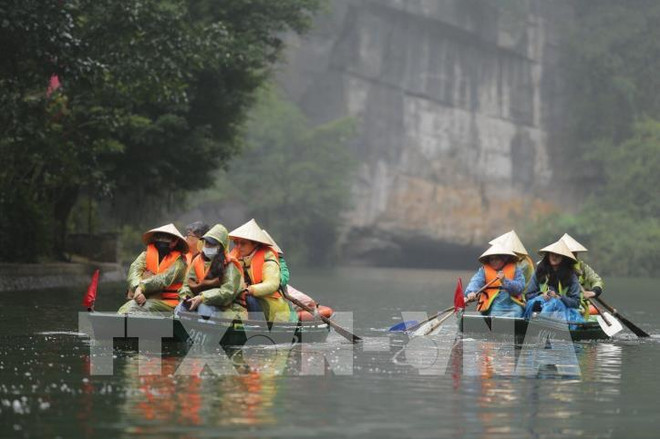Complejo turístico Trang An recibe a miles de turistas en el día de reapertura ảnh 1 Complejo turístico Trang An recibe a miles de turistas en el día de reapertura ảnh 1