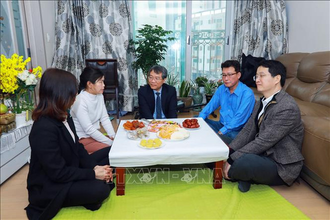 Saludos de Año Nuevo Lunar a expatriados vietnamitas en Corea del Sur ảnh 1 Saludos de Año Nuevo Lunar a expatriados vietnamitas en Corea del Sur ảnh 1