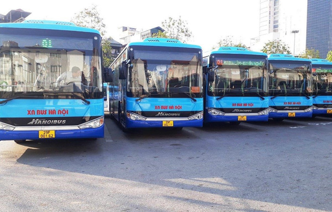 Mayoría de rutas de autobús subsidiarias de Hanoi opera en su máxima capacidad a partir de hoy ảnh 1 Mayoría de rutas de autobús subsidiarias de Hanoi opera en su máxima capacidad a partir de hoy ảnh 1
