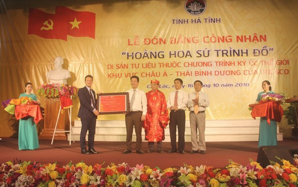 Promocionan patrimonios de la aldea vietnamita de Truong Luu al mundo ảnh 1