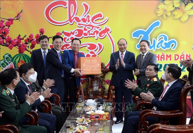 Presidente vietnamita extiende saludos de Año Nuevo Lunar a fuerzas armadas en Da Nang ảnh 1 Presidente vietnamita extiende saludos de Año Nuevo Lunar a fuerzas armadas en Da Nang ảnh 1