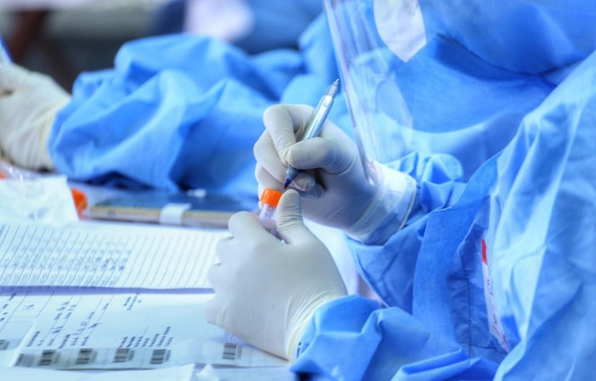 Vietnam registra 12 mil 170 casos nuevos del COVID-19 ảnh 1