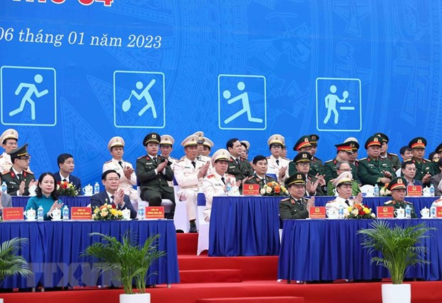 Presidente del Parlamento vietnamita asiste a Festival deportivo de Guardia de Policía Popular ảnh 1 Presidente del Parlamento vietnamita asiste a Festival deportivo de Guardia de Policía Popular ảnh 1