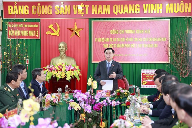 Presidente parlamentario visita la Guardia Fronteriza de Nhat Le ảnh 1 Presidente parlamentario visita la Guardia Fronteriza de Nhat Le ảnh 1