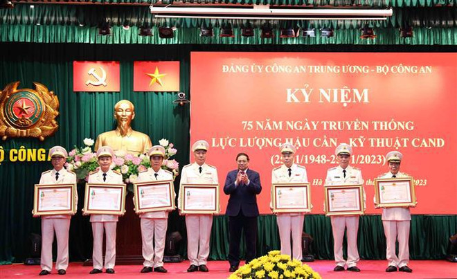 Vietnam hacia construcción de fuerza policial regular, de élite y moderna ảnh 3 Vietnam hacia construcción de fuerza policial regular, de élite y moderna ảnh 3