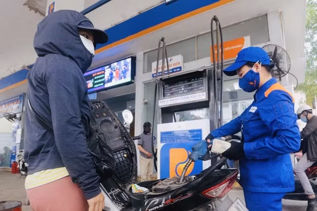 Precios de gasolina de Vietnam aumentan ligeramente ảnh 1