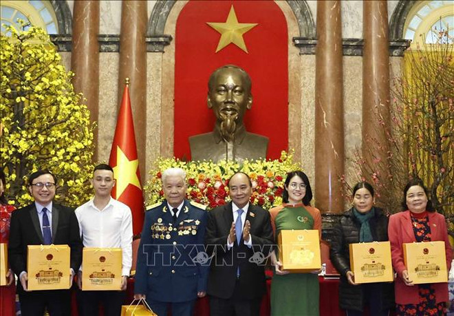 Presidente vietnamita alaba ejemplares con acciones bondadosas ảnh 1 Presidente vietnamita alaba ejemplares con acciones bondadosas ảnh 1