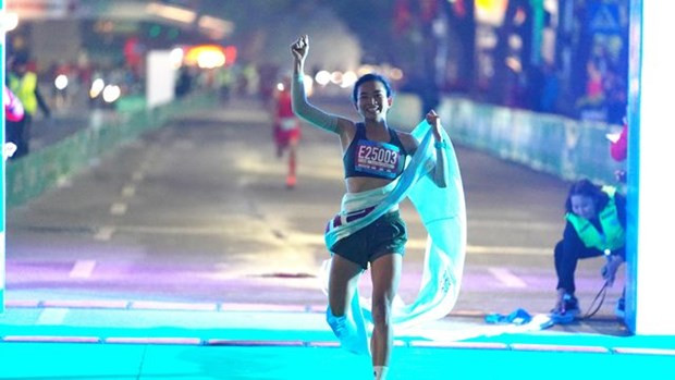 Atletas vietnamitas ganan primer Medio Maratón Internacional del Año Nuevo ảnh 1
