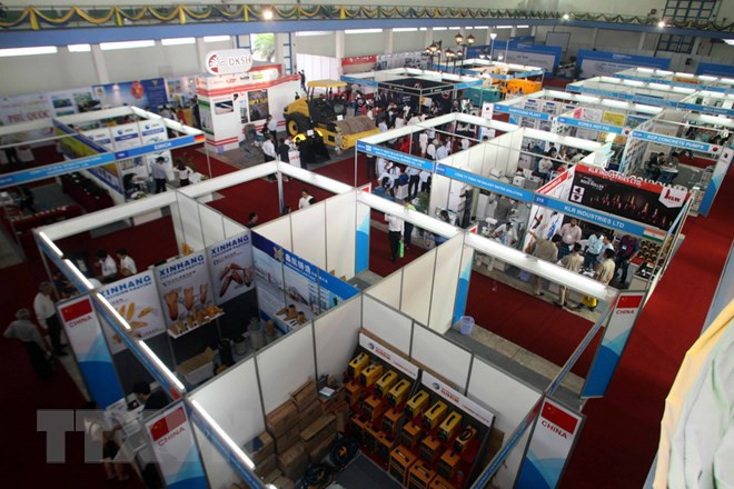 Inauguran en Hanoi exposición de maquinarias de construcción, minería y transporte ảnh 1 Inauguran en Hanoi exposición de maquinarias de construcción, minería y transporte ảnh 1