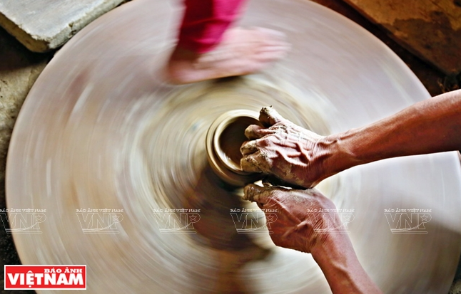Preservan y promueven valores artísticos de la cerámica tradicional de la etnia Cham en Vietnam ảnh 1 Preservan y promueven valores artísticos de la cerámica tradicional de la etnia Cham en Vietnam ảnh 1